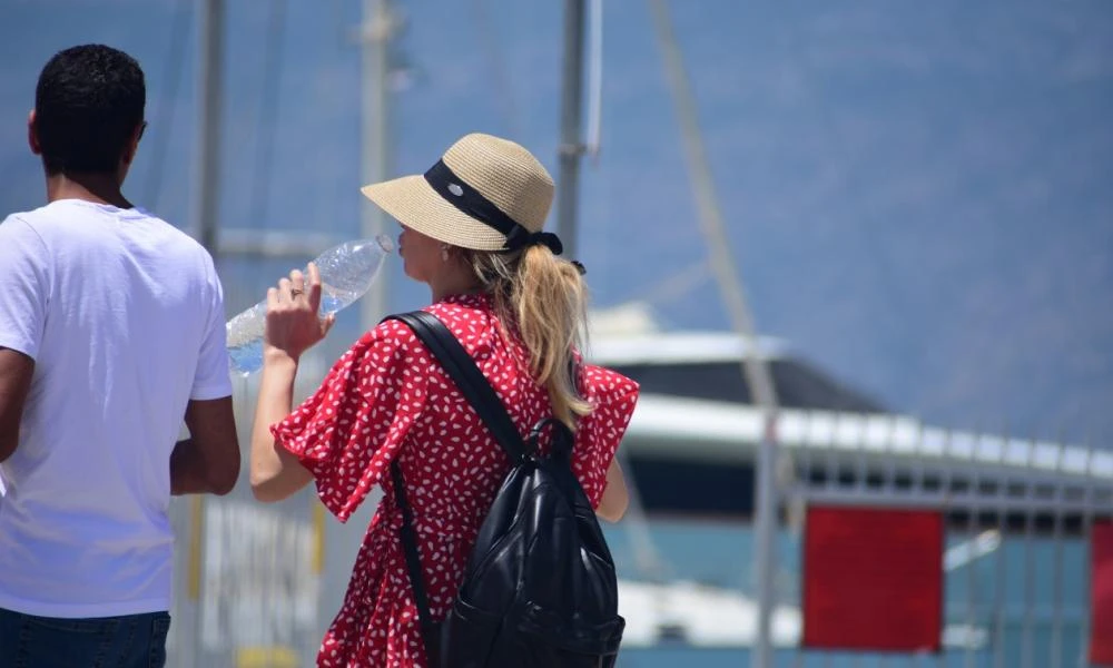 Υπεριδρωσία: Σημάδια και συμπτώματα - Οι καλύτεροι τρόποι για την αντιμετώπισή της